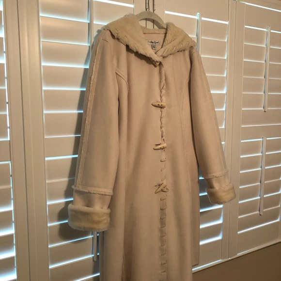 Coldwater Creek Jackets & Blazers - Coldwater Creek cream faux suede/fur coat (L)